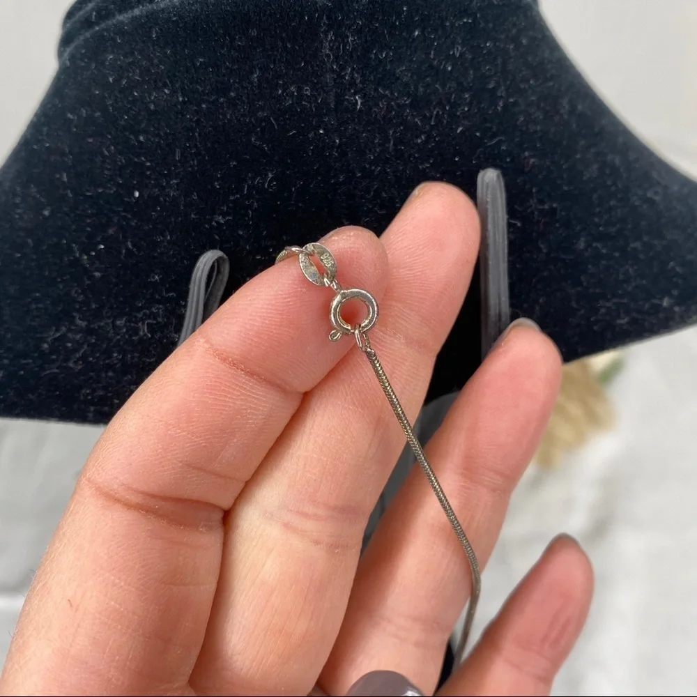 Sterling Silver .925 & Grey Teardrop Shaped Druzy Pendant Necklace 16